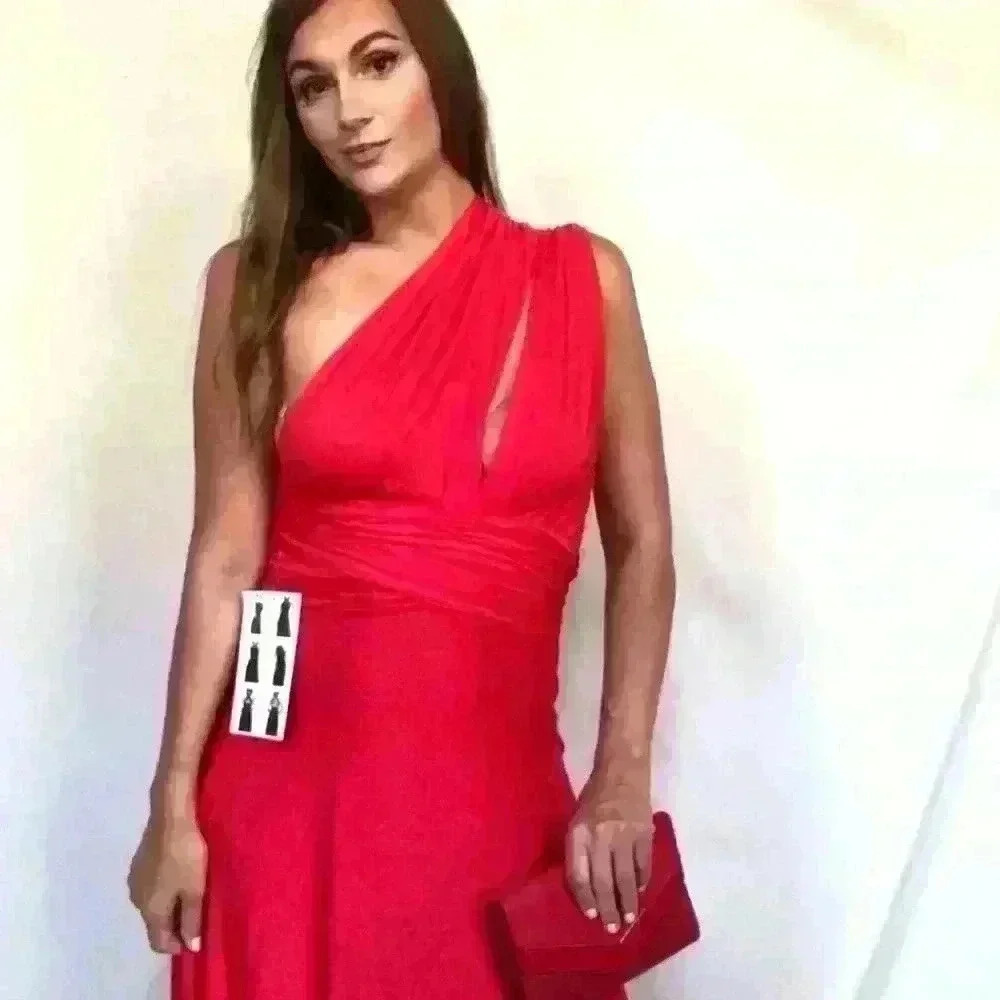 Multi-way red gown - Picture 9 of 12